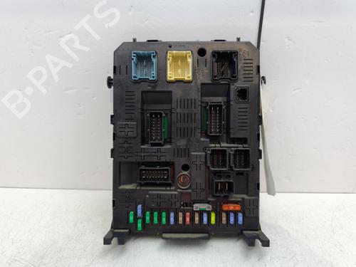 Used Fuse box PEUGEOT 5008 (0U_, 0E_) 1.6 HDi (110 hp) 30200274