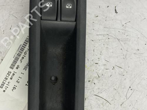 Used Left front window switch RENAULT TWINGO II (CN0_) 1.2 16V (CN0K, CN0V, CN0A) (76 hp) 22816919