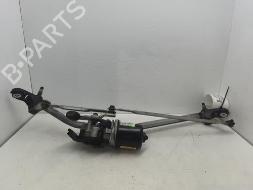 Essuie-glace moteur avant RENAULT KANGOO / GRAND KANGOO II (KW0/1_) 1.5 dCi 90 (KW05, KW08, KW0G, KW11) (90 hp) 31881489