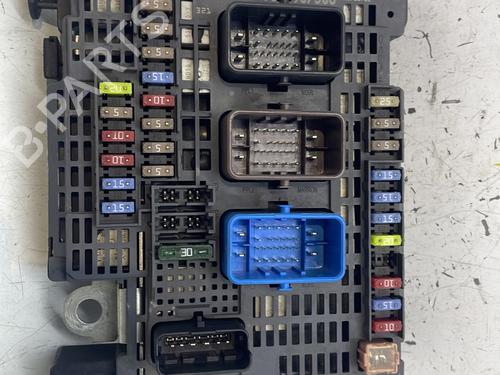 Used Fuse box PEUGEOT 508 I (8D_) 2.0 HDi (163 hp) 28054152