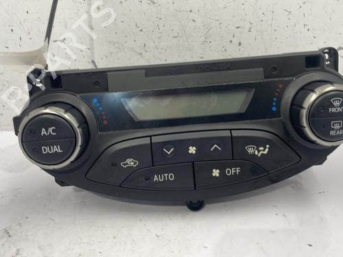 Used Climate control TOYOTA YARIS (_P13_) 1.5 Hybrid (NHP130_, NHP130) (101 hp) 25758219
