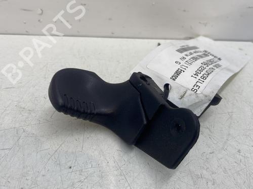 Venstre foran utvendig håndtak RENAULT TWINGO I (C06_) 1.2 16V (C06C, C06D, C06K) (75 hp) 29338900