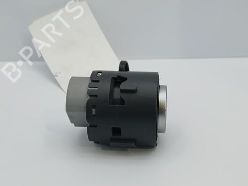 switch-nissan-micra-v-k14-2016-39166036 main image