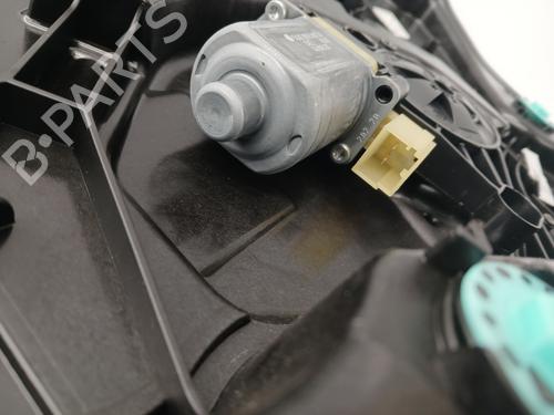 Alzavetro anteriore sinistro VW GOLF VIII Variant (CG5, DB5) 2.0 TDI | BP30329084C22