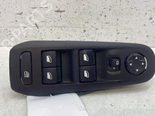 Used Switch Switch PEUGEOT 308 II (LB_, LP_, LW_, LH_, L3_) 1.6 BlueHDi 120 (120 hp) 28610312 28610312