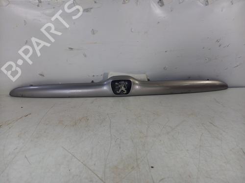 Used Tailgate trim PEUGEOT 206 Hatchback (2A/C) 1.4 i (75 hp) 29377226
