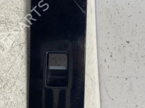 Used Right front window switch Right front window switch LAND ROVER RANGE ROVER EVOQUE (L538) 2.2 D 4x4 (150 hp) 23830117 23830117