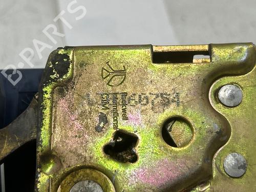 Cerradura puerta delantera derecha Cerradura puerta delantera derecha 38326423 38326423