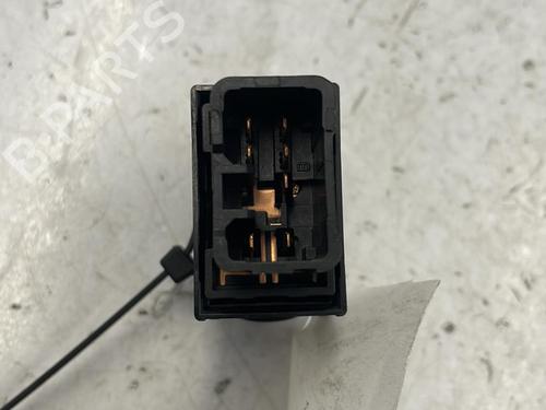 Used Right rear window switch Right rear window switch HYUNDAI TUCSON (JM) 2.0 CRDi All-wheel Drive (140 hp) 22830029 22830029