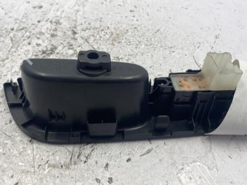 Used Right rear window switch Right rear window switch NISSAN X-TRAIL III (T32_, T32R, T32RR) 1.6 dCi (T32) (130 hp) 22839928 22839928