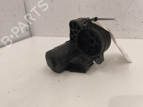 Used Electric handbrake AUDI A3 Sportback (8VA, 8VF) 1.6 TDI (110 hp) 25899516