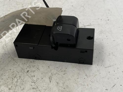 Used Switch NISSAN MICRA III (K12) 1.2 16V (65 hp) 22828534