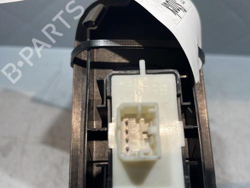 Used Right front window switch Right front window switch FIAT 500e (332_) Elektro (FA1) (95 hp) 29619366 29619366