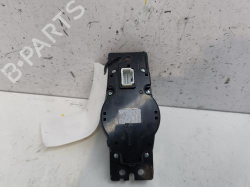 Switch INFINITI Q30 2.2 D AWD | BP26585318I30 - Image 2