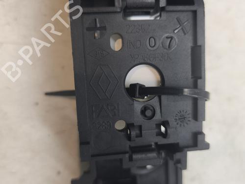 Rear left exterior door handle RENAULT CLIO III (BR0/1, CR0/1) 1.5 dCi (C/BR0G, C/BR1G) | BP28134590C130 