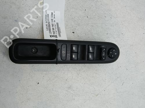 Venstre fortil elrude kontakt PEUGEOT 5008 (0U_, 0E_) 1.6 HDi (112 hp) 32281103