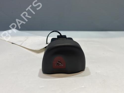 Używane Przełącznik świateł awaryjnych RENAULT SCÉNIC I MPV (JA0/1_, FA0_) 1.6 (JA00, JA16, JA15, JA19, JA1V, JA2B, JA2C, JA0B,... (107 hp) 30465694