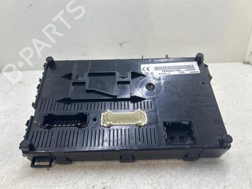 Zekeringkast Zekeringkast RENAULT CLIO II (BB_, CB_) [1998-2016] 37032040 37032040
