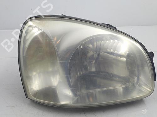 Right headlight HYUNDAI SANTA FÉ I (SM) 2.0 CRDi 4x4 | BP22824552C29 