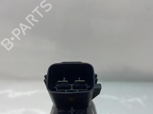 electric-handbrake-renault-megane-iv-hatchback-b9amn_-2015-30701231 main image