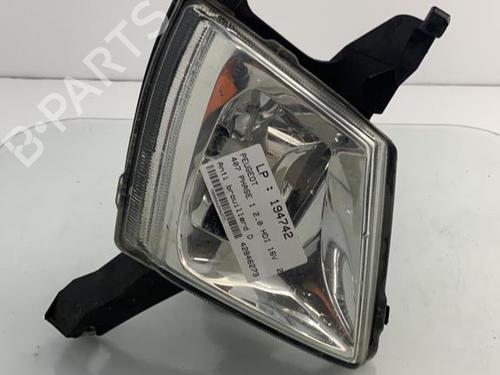 Used Right front fog light PEUGEOT 407 (6D_) 2.0 HDi 135 (6DRHRH, 6DRHRE, 6DRHRG, 6DRHRJ) (136 hp) 22815092