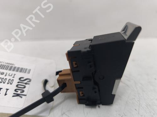 Used Right rear window switch Right rear window switch DS DS 3 / DS 3 CROSSBACK (UR_, UC_, UJ_) 1.5 BlueHDi 100 (UCYHYJ) (102 hp) 29438785 29438785