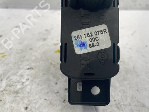 switch-renault-clio-v-b7_-2019-26732076 main image