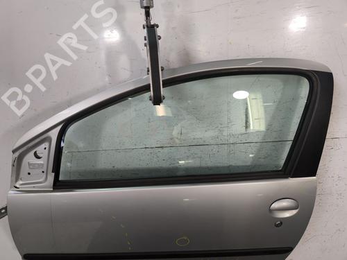 Used Left front door PEUGEOT 107 (PM_, PN_) 1.4 HDi (54 hp) 28610353