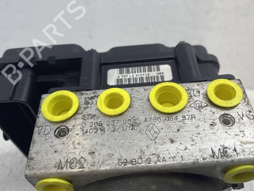 Used ABS pump ABS pump RENAULT MASTER III Van (FV) 2.3 dCi 125 FWD (FV0C, FV0D, FV0G, FV0H, FV0J, FV0K,... (125 hp) 31582052 31582052
