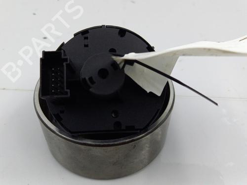 Used Headlight switch VW GOLF VI (5K1) 1.6 TDI (105 hp) 22824582