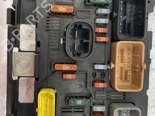 Used Fuse box Fuse box PEUGEOT 307 (3A/C) 1.6 HDi (90 hp) 22842457 22842457