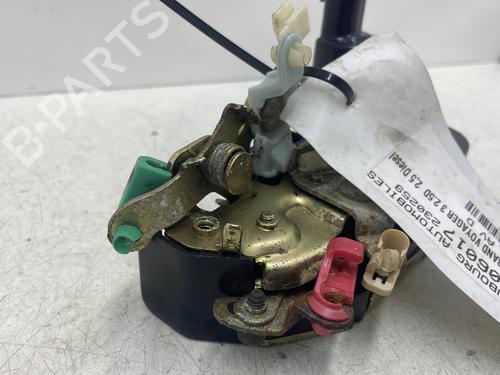 Front right lock CHRYSLER VOYAGER / GRAND VOYAGER III (GS_, NS_) 2.5 TD | BP28824114C97 