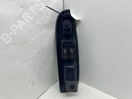 Comutador vidro frente esquerdo Comutador vidro frente esquerdo RENAULT CLIO II (BB_, CB_) 1.9 dTi (B/CB0U) (80 hp) 36155999 36155999
