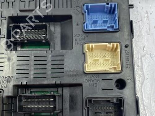 Used Fuse box Fuse box 22837309 22837309