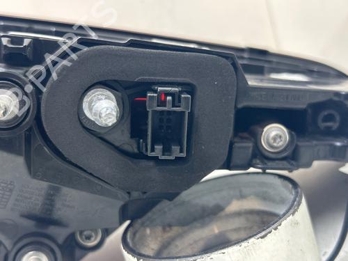 right-tailgate-light-audi-a4-b9-avant-8w5-8wd-2015-38008744 main image