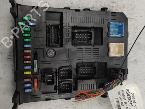 Used Fuse box PEUGEOT 307 Break (3E) 1.6 HDi 110 (109 hp) 22833874