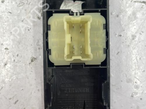 Used Left front window switch Left front window switch RENAULT CLIO IV (BH_) 1.5 dCi 90 (90 hp) 26642647 26642647