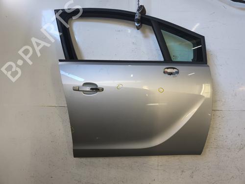 Used Right front door Right front door OPEL MERIVA B MPV (S10) 1.4 (75) (120 hp) 33237925 33237925
