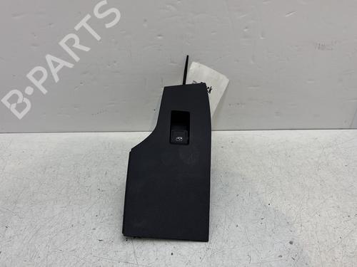 Used Right rear window switch SEAT ARONA (KJ7, KJP) 1.0 TSI (116 hp) 30184242