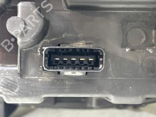 Used Right headlight Right headlight RENAULT CLIO III (BR0/1, CR0/1) 1.5 dCi (C/BR0G, C/BR1G) (68 hp) 40500677 40500677