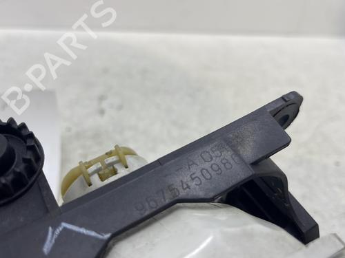 Right front fog light PEUGEOT 208 I (CA_, CC_) 1.2 VTI 82 | BP30352580C31