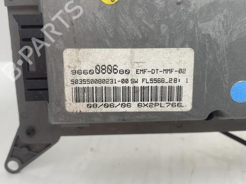 display-monitor-peugeot-807-eb_-2002-31621743 main image