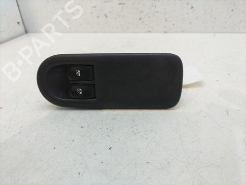 Used Right front window switch RENAULT CLIO III (BR0/1, CR0/1) 1.5 dCi (C/BR0G, C/BR1G) (68 hp) 28949695
