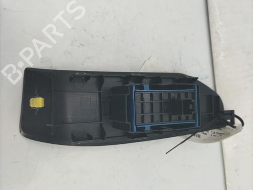 Used Right front window switch Right front window switch TOYOTA VERSO (_R2_) 1.6 D4-D (WAR20_) (112 hp) 30929192 30929192