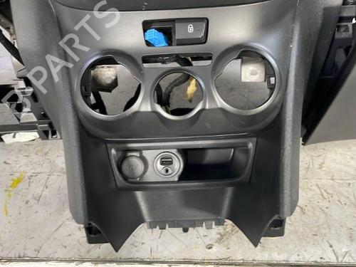 Used Dashboard PEUGEOT 208 I (CA_, CC_) 1.2 VTI 82 (82 hp) 22834615