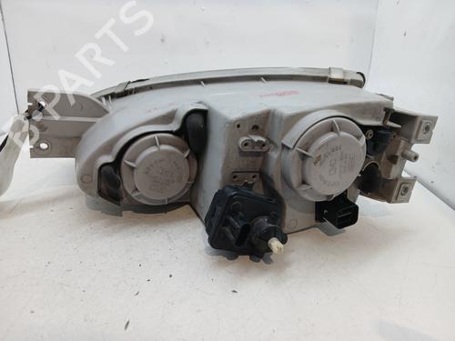 Right headlight HYUNDAI COUPE I (RD) 2.0 16V | BP29582185C29 