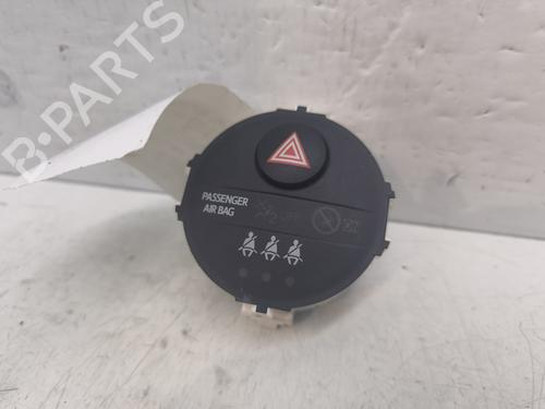 Used Warning switch Warning switch TOYOTA YARIS (_P13_) 1.5 (NSP131_) (112 hp) 30929024 30929024