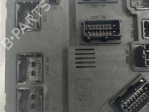 Used Fuse box Fuse box 22836764 22836764