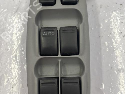 Used Switch NISSAN ALMERA TINO (V10) 2.2 dCi (136 hp) 22843711