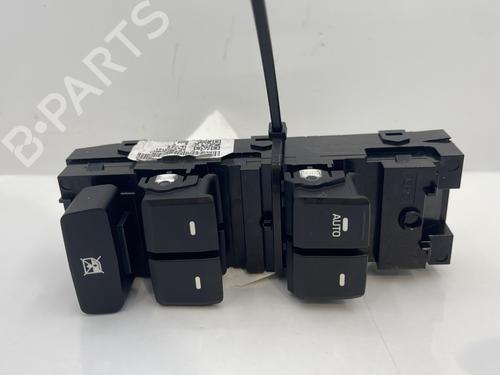 Venstre fortil elrude kontakt HYUNDAI i20 II (GB, IB) 1.0 T-GDI (101 hp) 32404834